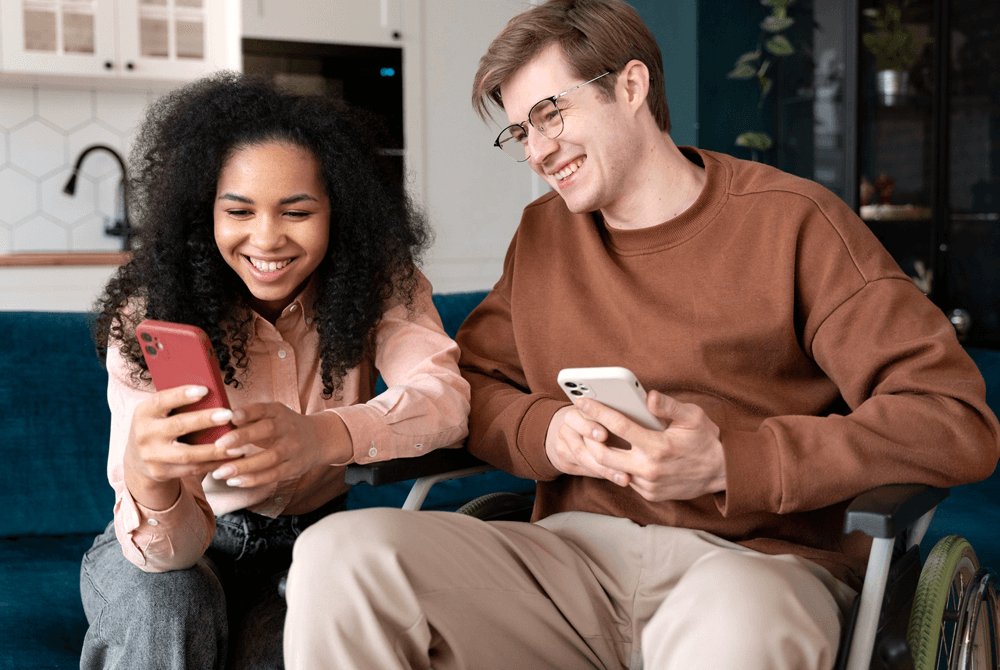 Colaborador compartilhando benefício de inglês com dependentes